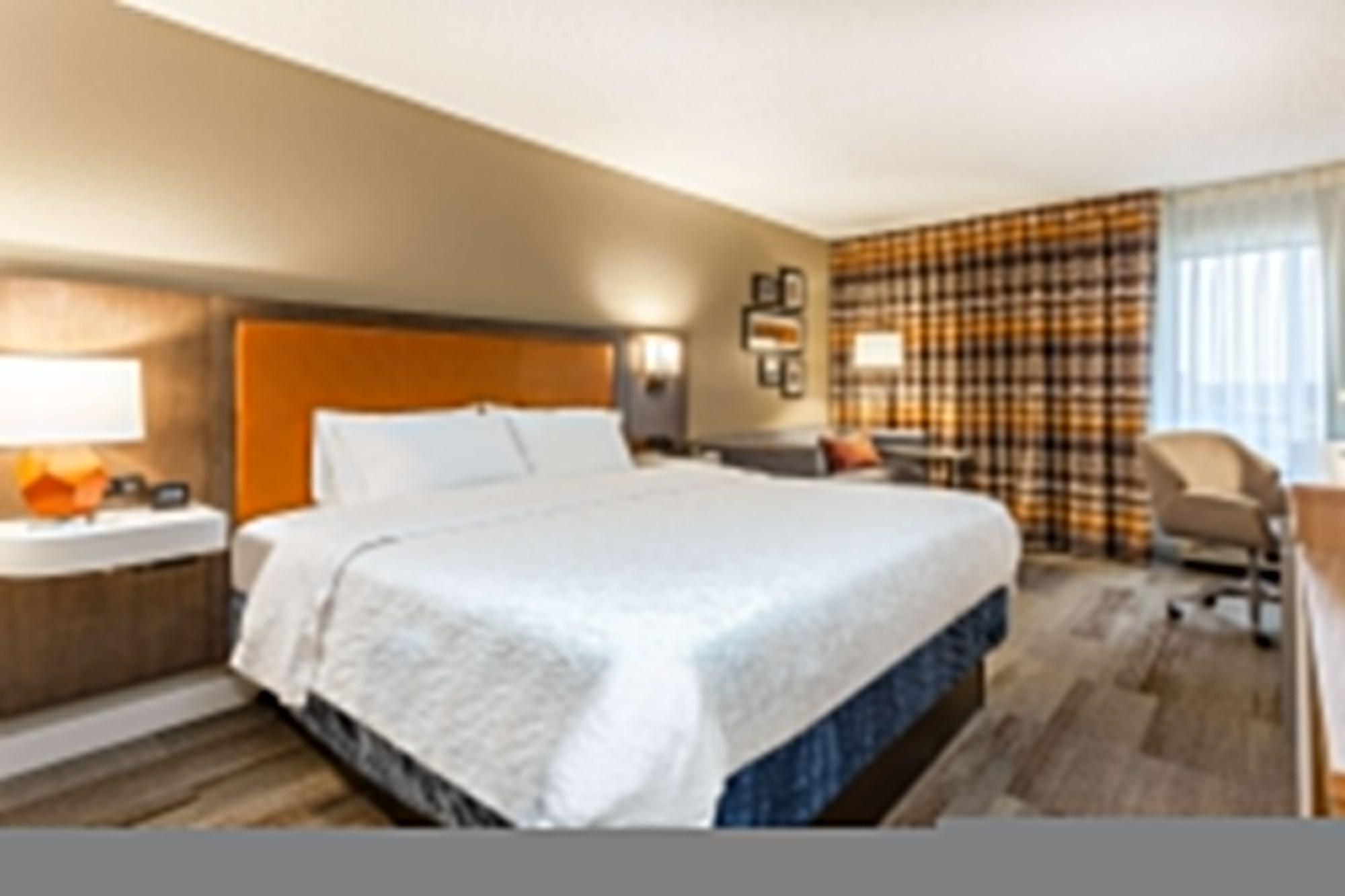 Hampton Inn Cedar Rapids Dış mekan fotoğraf
